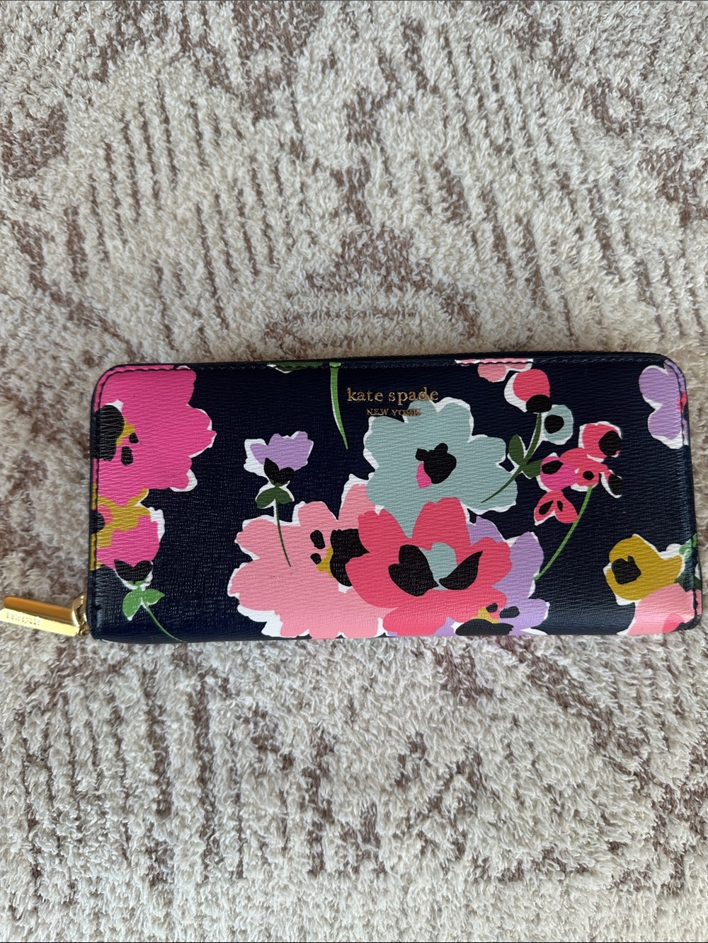 Kate Spade New York Floral Zip Around Wallet Navy Leather EUC holds phone